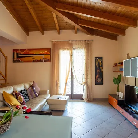 La Mansarda Del Viandante Holiday home Castelbelforte